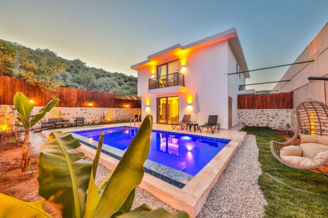 Kalkan Patara MevkiindeMuhafazakar Balayı Tatil Villası 