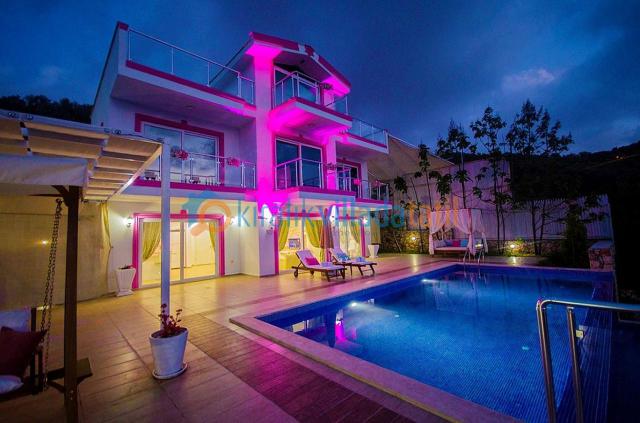 Kalkan Akbel Mevkiinde 4 Kişilik Muhafazakar Tatil Villası
