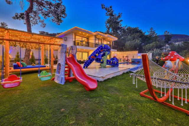 Kalkan İslamlarda 5 Kişilik Lüks Korunaklı Tatil Villası