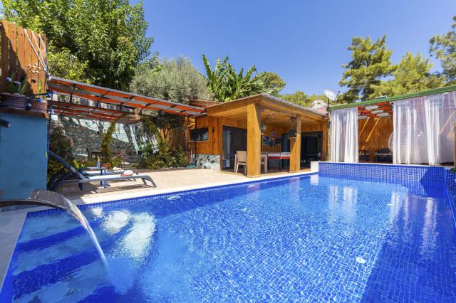 İslamlar Köyünde 1+1 Korunaklı Balayı Tatil Villası