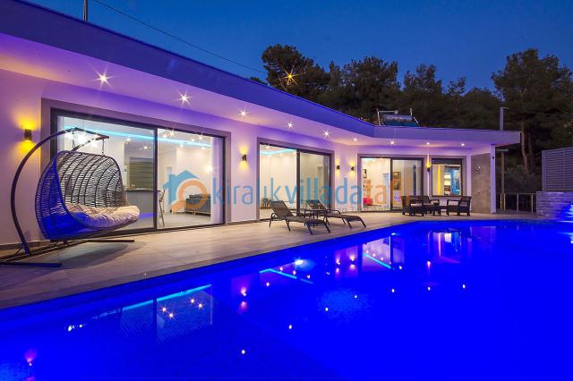 Kalkan İslamlar Köyünde Lüks Balayı Villası