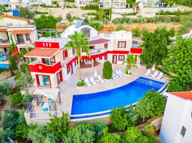 Kalkan Kızıltaş Mevkiinde 8 Yatak Odalı Tatil Vİllası