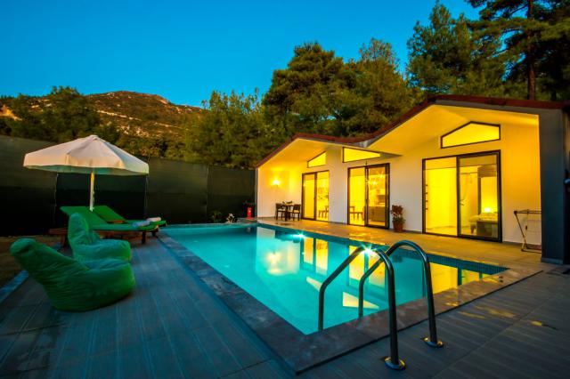 Kalkan İslamlar Mevkiinde Muhafazakar Balayı Tatil Villası