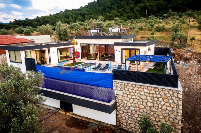 Kalkan Yeşilköy Bölgesinde Modern Korunaklı Tatil Villası