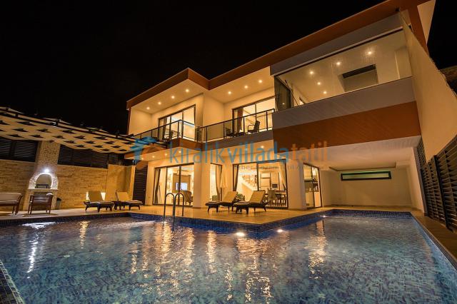 Kalkan Kördere Mevkiinde Deniz Manzaralı Korunaklı Tatil Villası