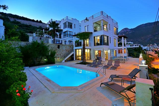 Kalkan Ortalan Mevkiinde 6 Kişilik Tatil Villası