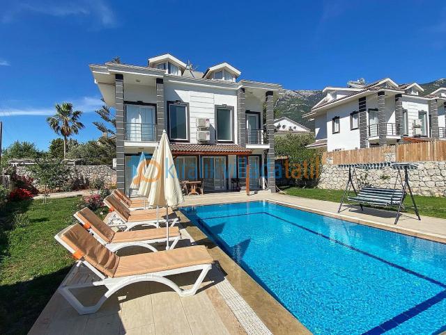 Muğla Fethiye Ölüdeniz Mevkiinde 8 Kişilik Tatil Villası