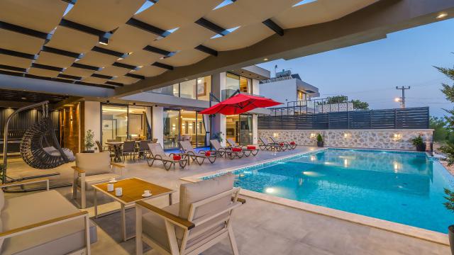 Kalkan Akbel Mevkiinde 6 Kişilik Lüks Tatil Villası 