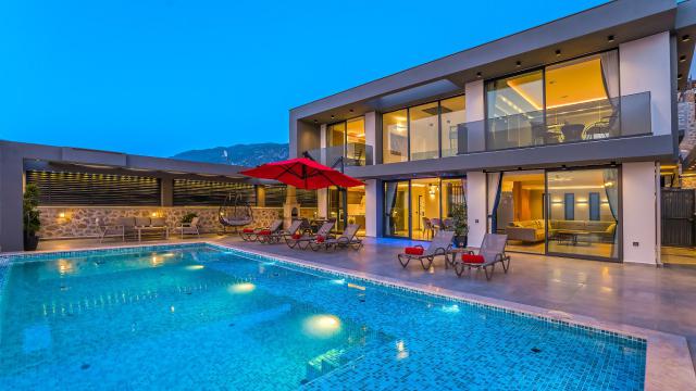 Kalkan Akbel Mevkiinde 6 Kişilik Lüks Tatil Villası 