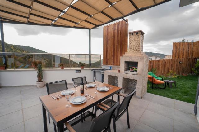 Kalkan Sarıbelen Mevkiinde 2 Yatak Odalı Tatil Villası