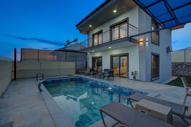 Fethiye Seydikemer Mevkiinde 4 Kişlik Korunaklı Tatil Villası 