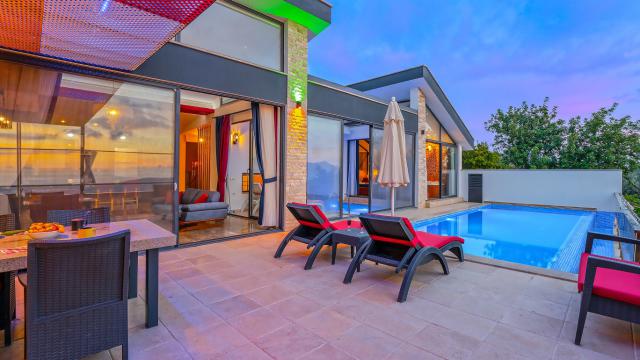 Kalkan Üzümlü Mevkiinde 2 Kişilik Tatil Villası