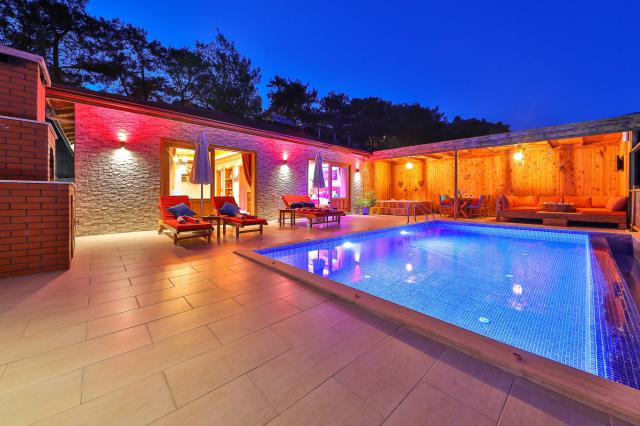 Kalkan İslamlar Mevkiinde Muhafazakar 4 Kişilik Tatil Villası