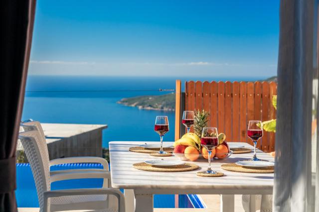 Kalkan Kördere'de 4 Kişilik Korunaklı Tatil Villası