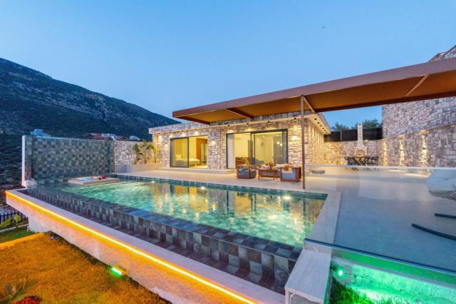 kAŞ Gökseki Mevkiinde 4 Kişilik Korunaklı Tatil Villası 