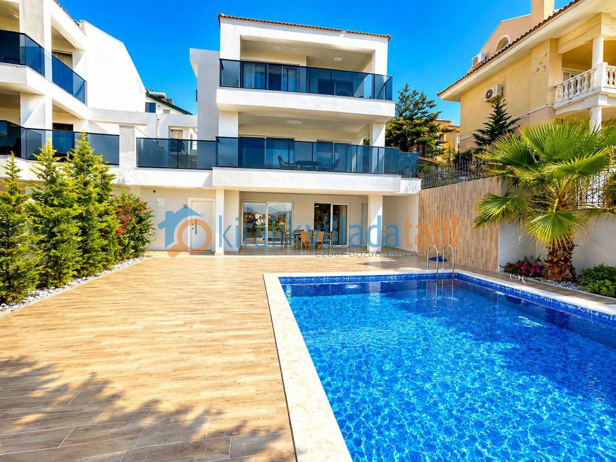 Fethiye Hisarönü Mevkiinde Lüks 6 Kişilik Tatil Villası